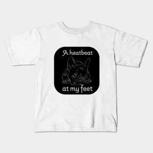 Heartbeat at my feet Kids T-Shirt